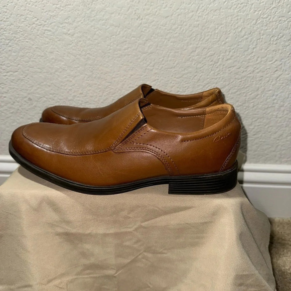 CLARKS Men’s Whiddon Step Dark Tan
Leather Slip-on Loafer 9.5M main image 11